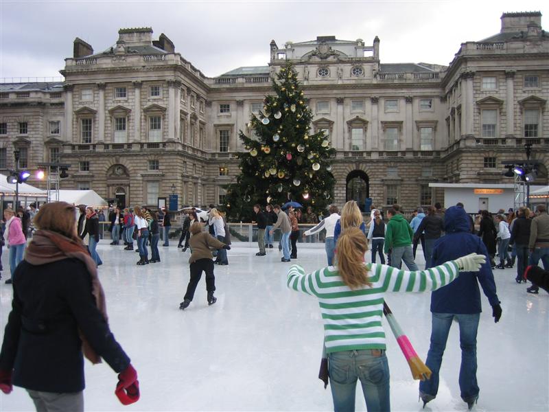 Ice skating 5558